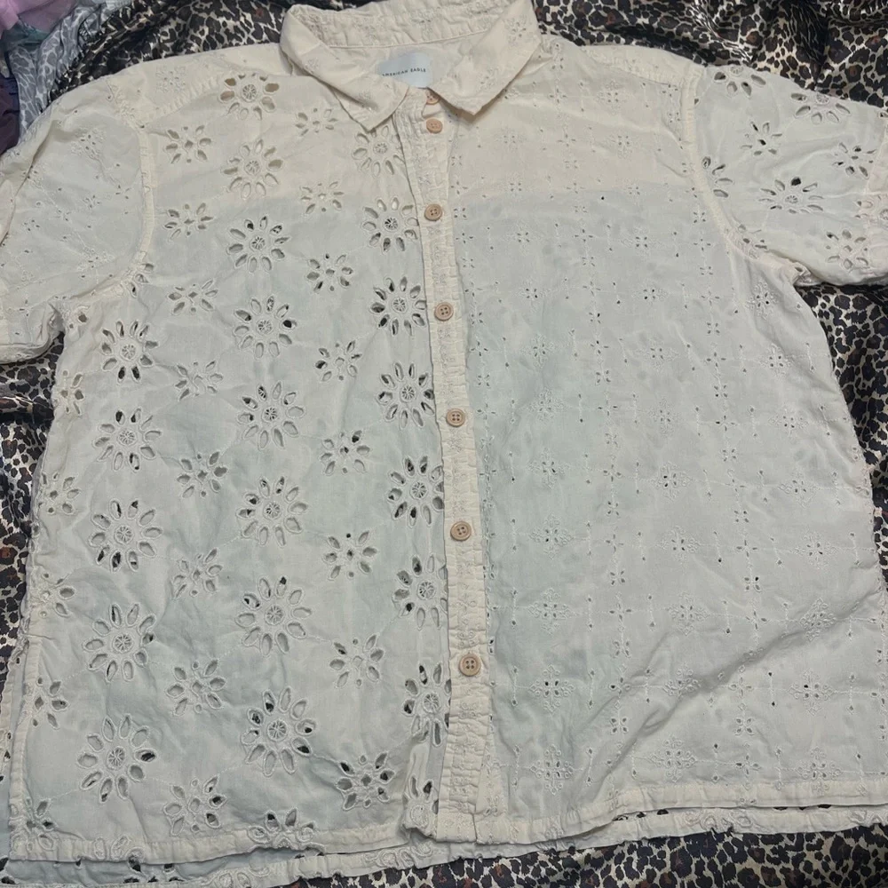 American Eagle Button Down Cream Floral Shirt - Picture 5 of 11
